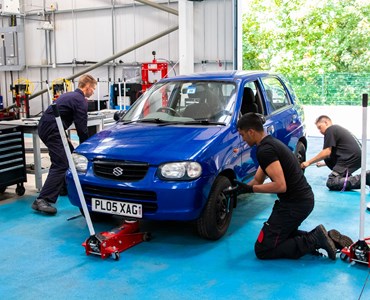 Technicians trophy 2023 - students working on a car
